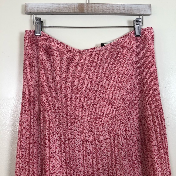 Melrose Studio Floral Pleated Skirt - Picture 2 of 5